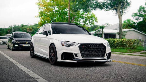 Quels dispositifs de sécurité sont essentiels pour les véhicules de transport de matériaux inflammables?